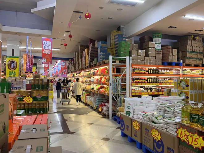 入局零售：三线+量贩零食店头号玩家龙八国际网址经销商(图7)
