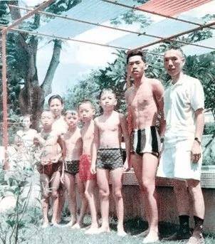 在大陆捐建数百所学校一生简朴不铺张龙8头号玩家他是香港商界传奇人物(图7)