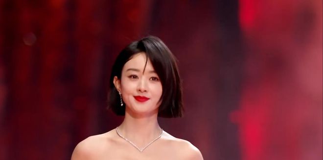 胸礼服唐嫣高定黑裙却被压轴的赵丽颖抢镜long8唯一中国网站澳门这天：张萌开(图15)